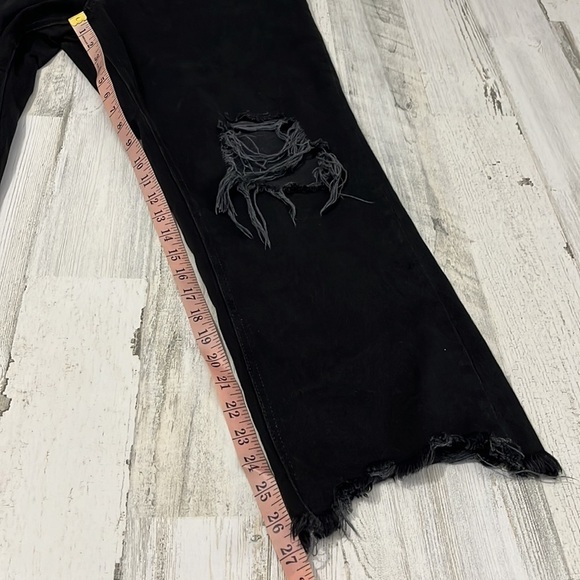 We the Free Maggie Mid Rise Straight Leg Black Distressed Jeans Size 31 - Picture 12 of 12